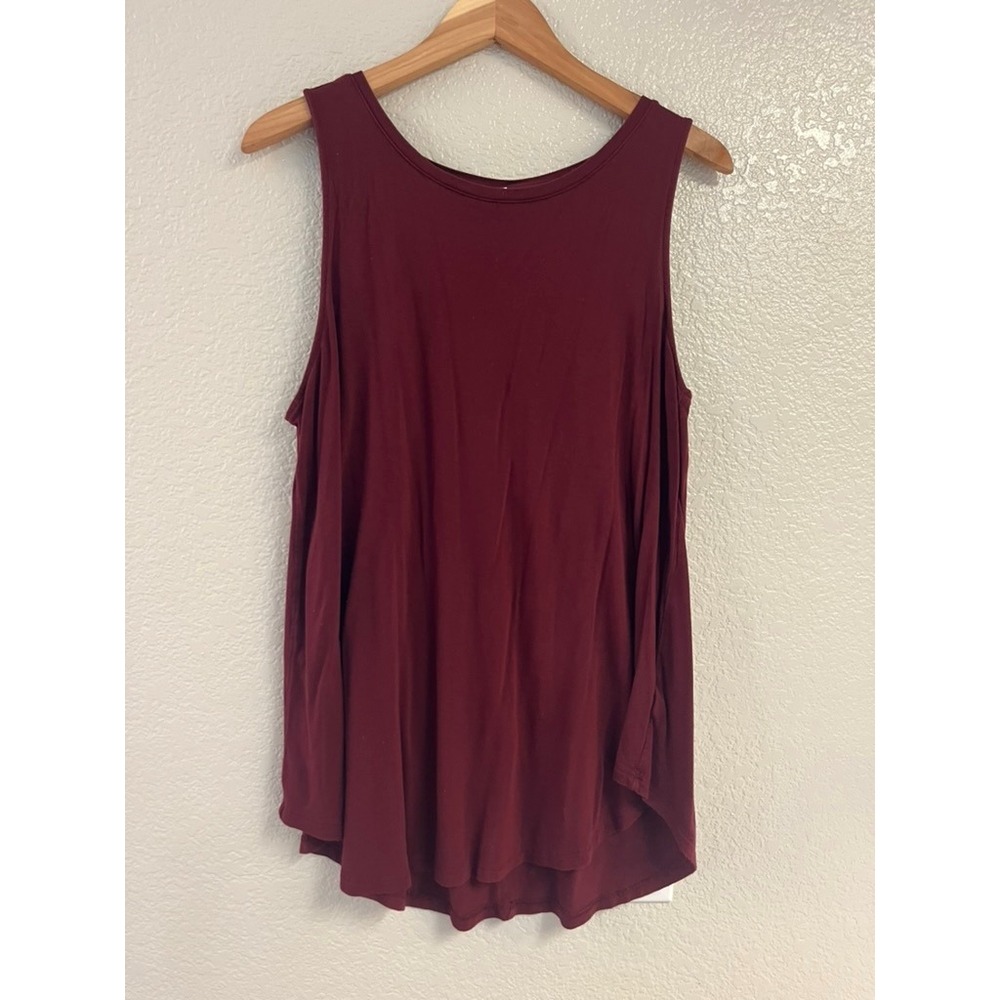 Old Navy Luxe Tank Top Womens Large Burgundy Maroon Sleeveless Flowy Crew Neck